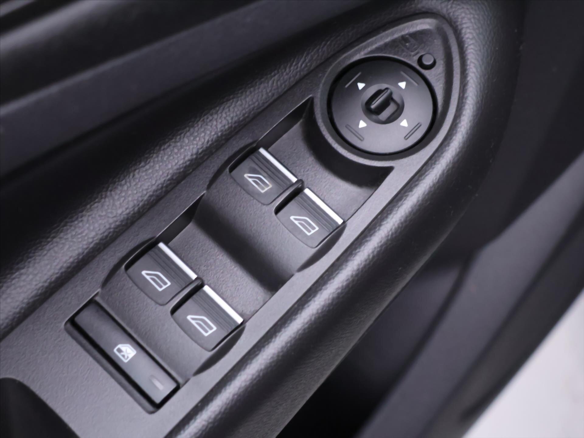 Ford Kuga SUV / Terénní 1,5 l 110 kw