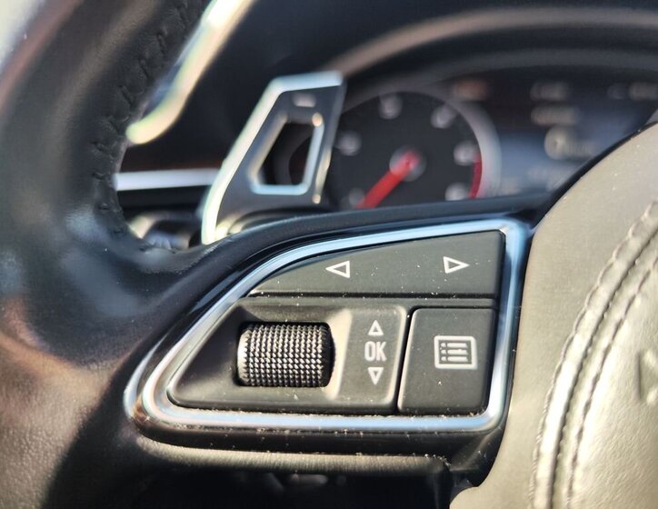 Audi A8 Sedan / Limuzína 3,0 l 190 kw