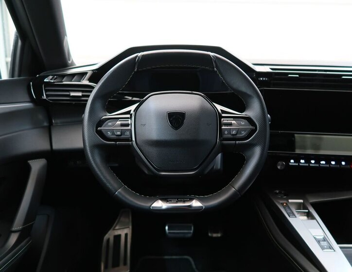 Peugeot 408 Liftback 1,6 l 133 kw