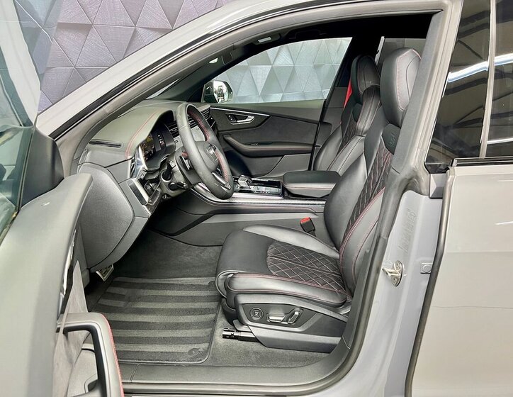 Audi SQ8 SUV / Terénní 4,0 l 373 kw