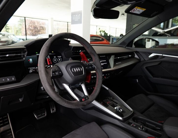 Audi RS3 Hatchback 2,5 l 294 kw