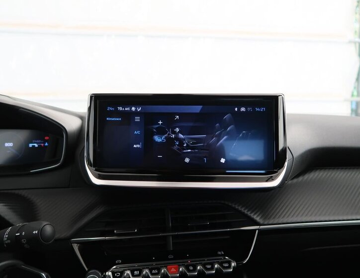 Peugeot 2008 SUV / Terénní 1,2 l 74 kw