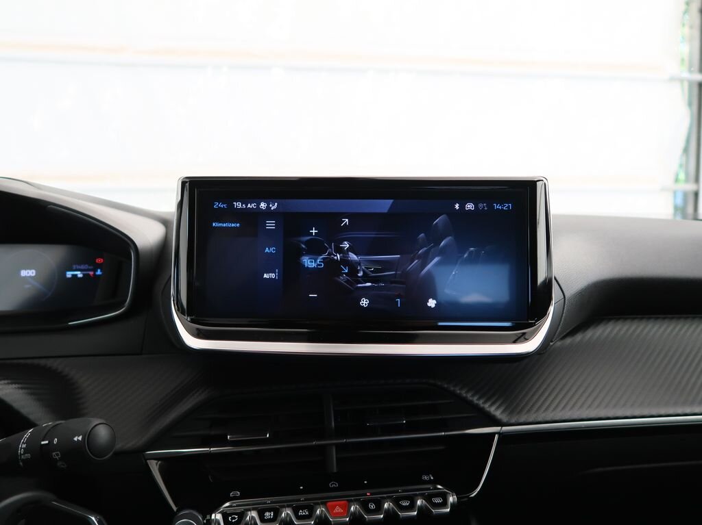 Peugeot 2008 SUV / Terénní 1,2 l 74 kw
