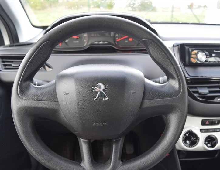 Peugeot 208 36