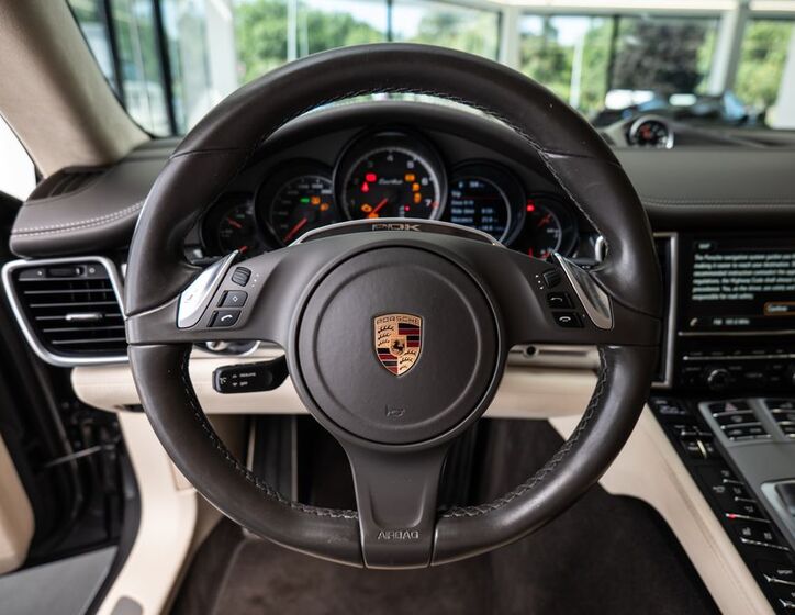 Porsche Panamera 6