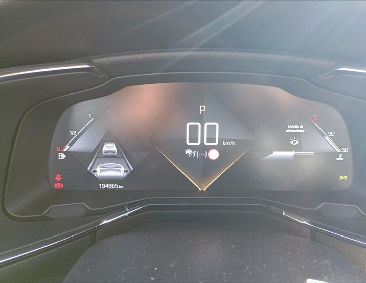 DS Automobiles DS7 Crossback Kombi 2,0 l 130 kw