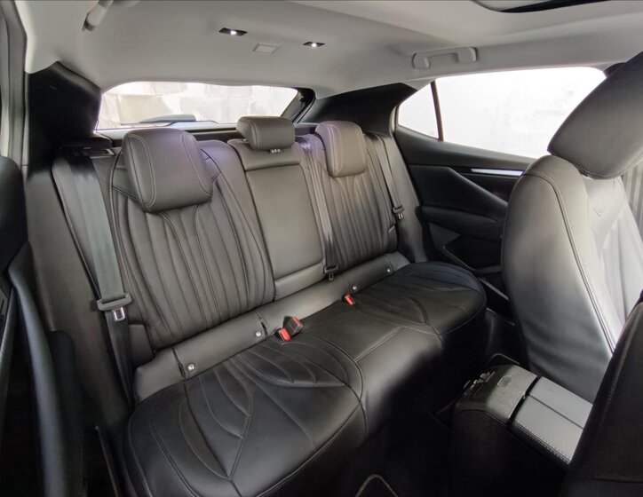 DS Automobiles DS4 Hatchback 1,6 l 133 kw