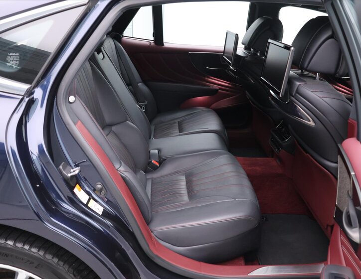 Lexus LS 500h Sedan / Limuzína 3,5 l 220 kw