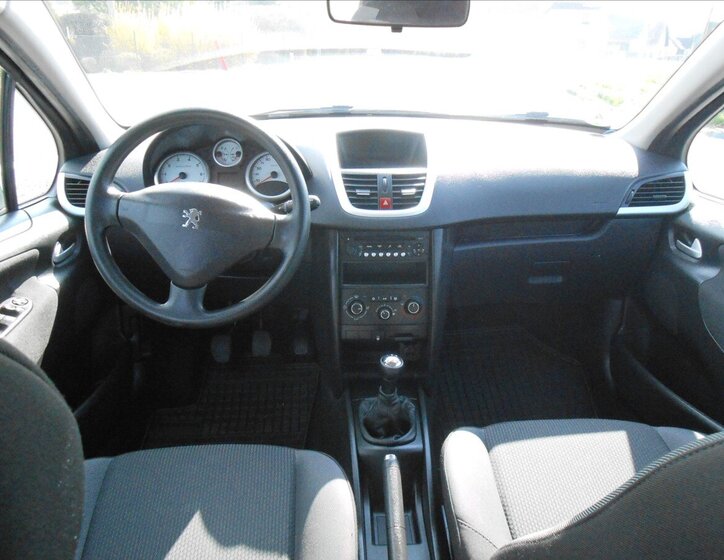Peugeot 207 Kombi 1,4 l 54 kw