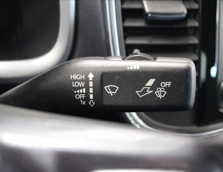 Volkswagen Beetle Hatchback 1,2 l 77 kw