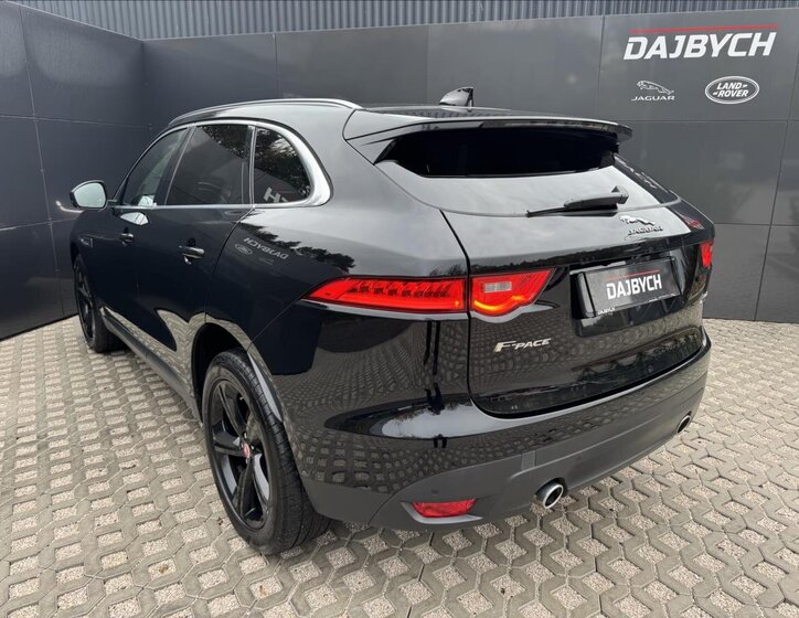 Jaguar F-Pace SUV / Terénní 3,0 l 221 kw