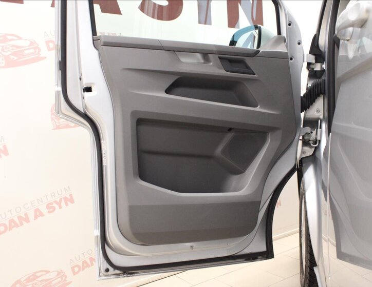 Volkswagen Caravelle Kombi 2,0 l 110 kw