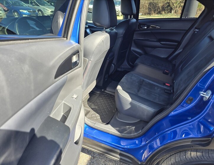 Mitsubishi Eclipse Cross CUV / Crossover 2,4 l 72 kw