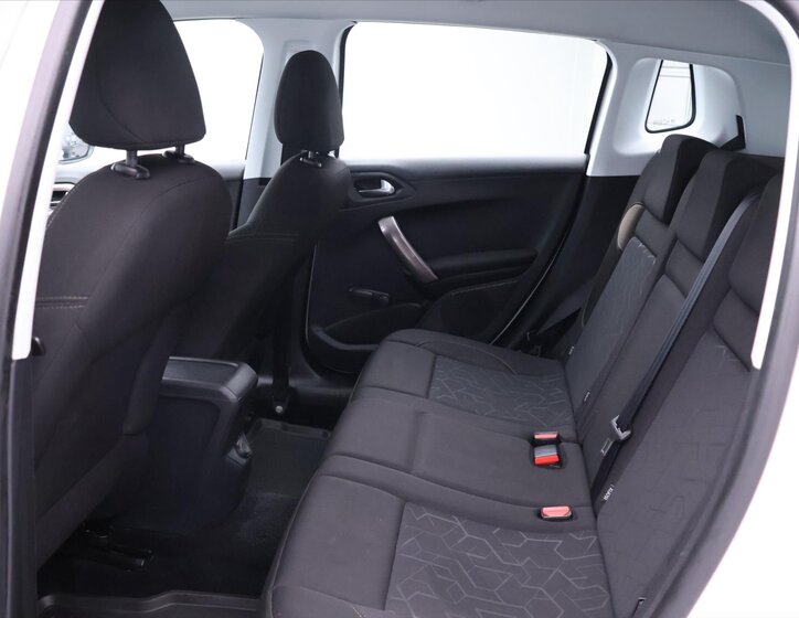 Peugeot 2008 SUV / Terénní 1,2 l 81 kw