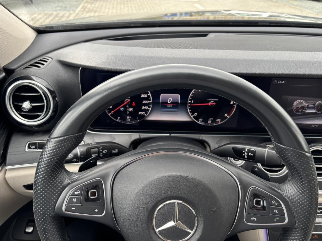 Mercedes-Benz Třídy E Kombi 2,0 l 143 kw