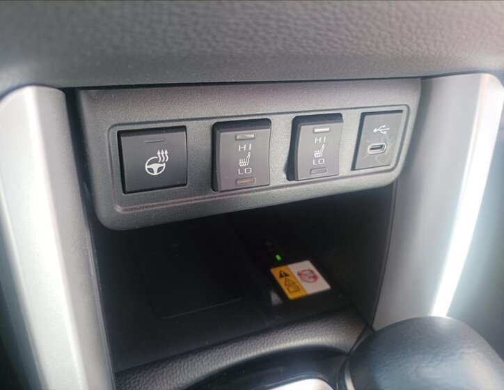 Toyota Corolla Cross SUV / Terénní 2,0 l 112 kw