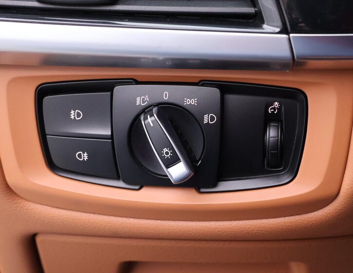 BMW X6 SUV 3,0 l 230 kw