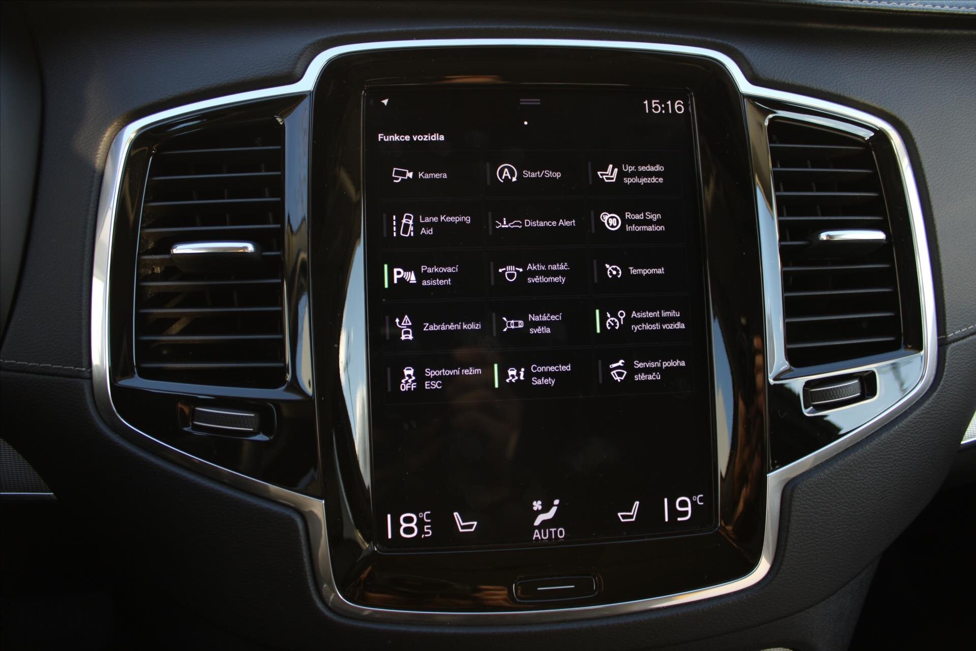 Volvo XC90 SUV / Terénní 2,0 l 173 kw