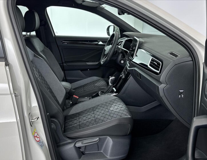 Volkswagen T-Roc SUV / Terénní 1,5 l 110 kw