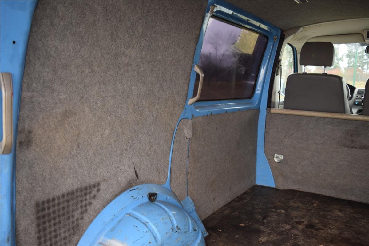 Volkswagen Transporter Kombi 2,5 l 96 kw