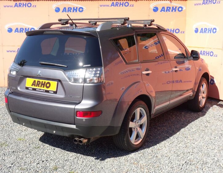 Mitsubishi Outlander SUV 2,0 l 103 kw