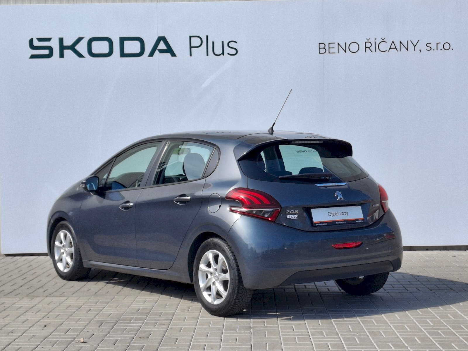 Peugeot 208 Hatchback 1,2 l 60 kw