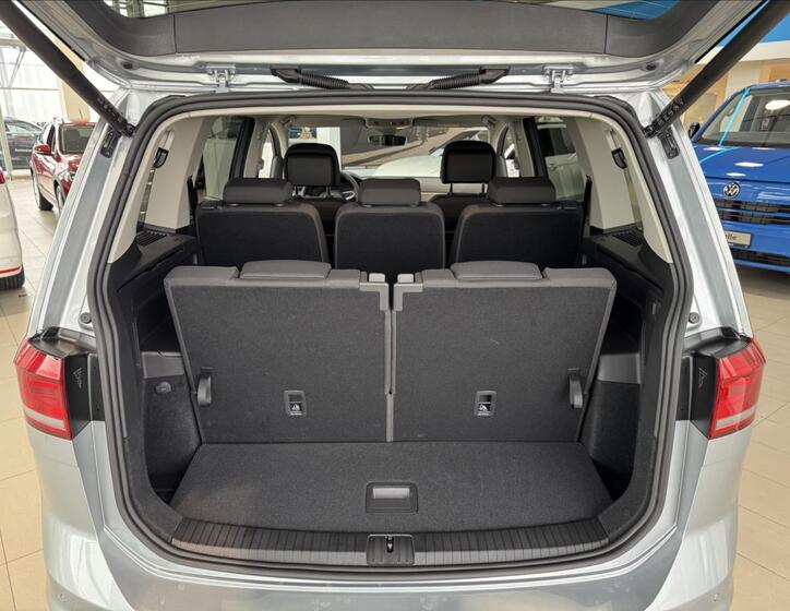 Volkswagen Touran 9