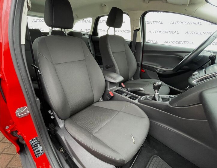 Ford Focus Kombi 999,0 92 kw