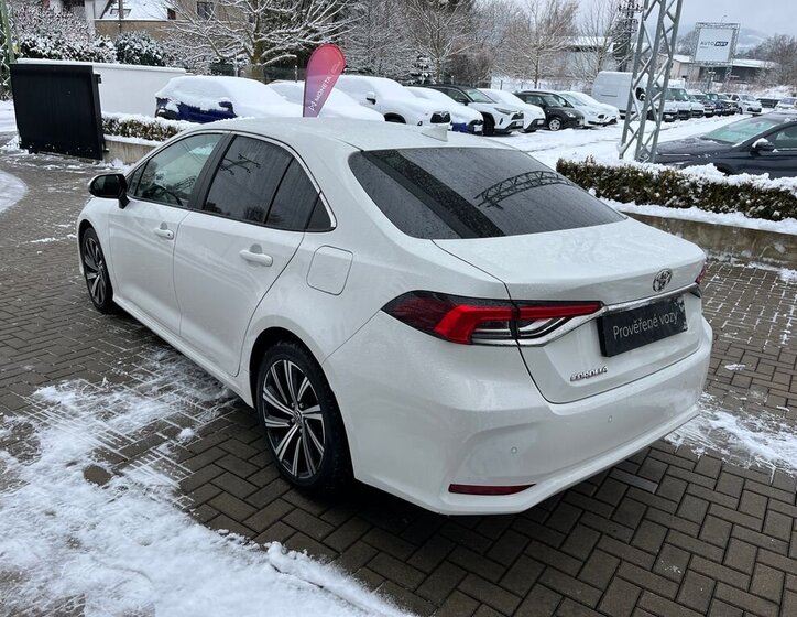 Toyota Corolla Sedan 1,5 l 92 kw