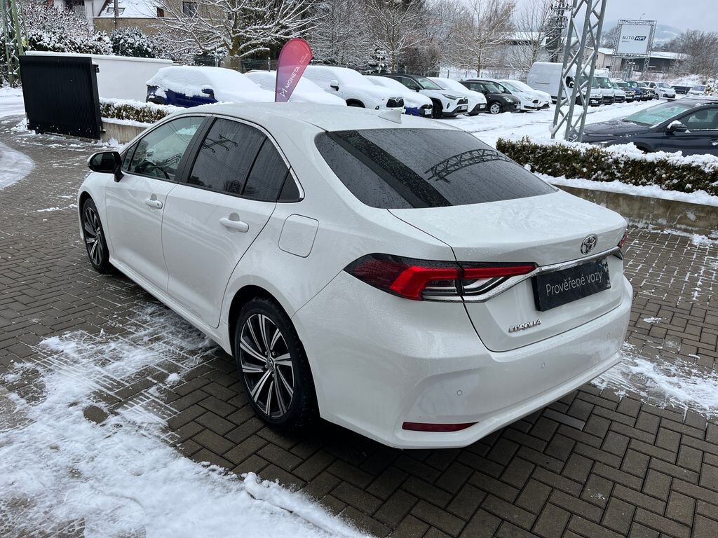 Toyota Corolla Sedan 1,5 l 92 kw