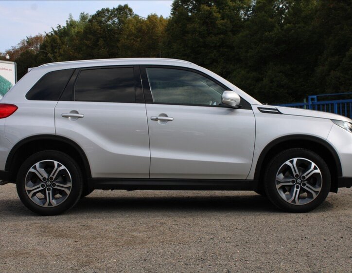 Suzuki Vitara SUV / Terénní 1,6 l 88 kw