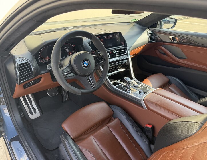 BMW M8 Kupé 4,4 l 390 kw