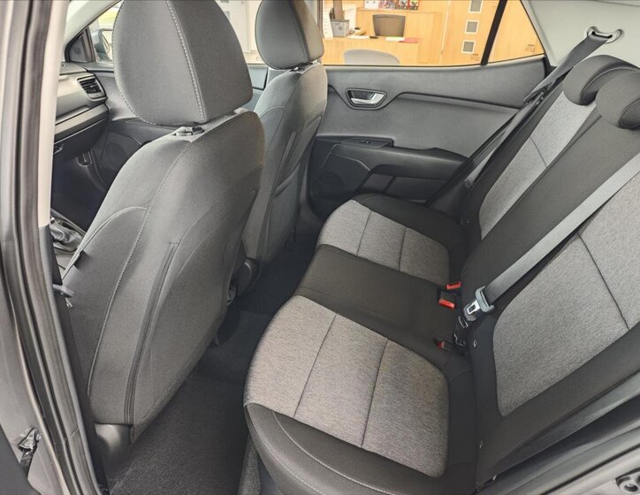 KIA Stonic CUV / Crossover 1,2 l 57 kw