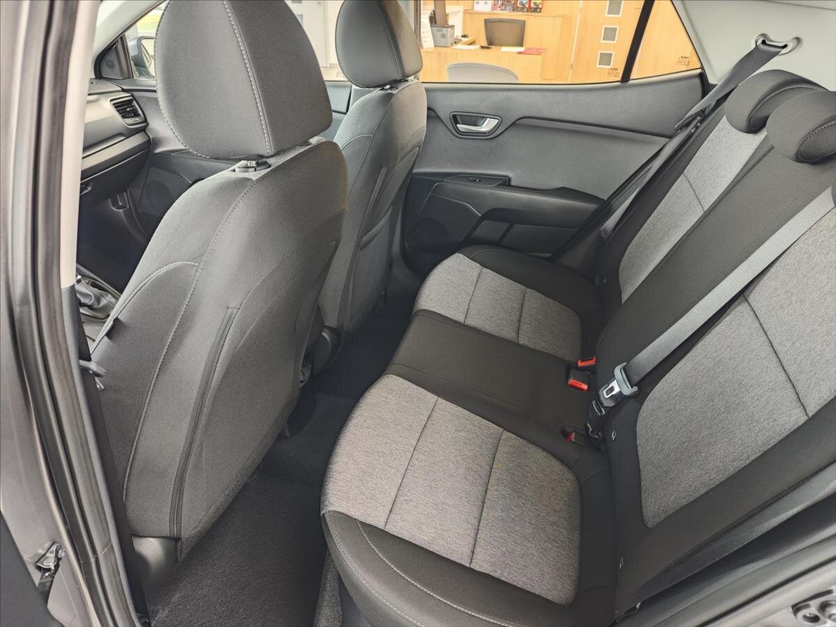 KIA Stonic CUV / Crossover 1,2 l 57 kw