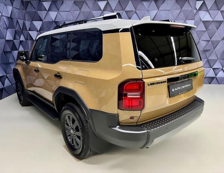 Toyota Land Cruiser 4