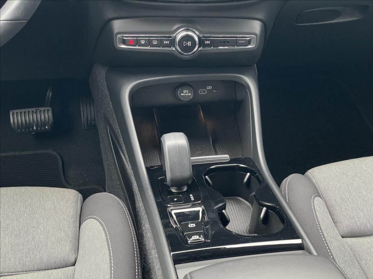 Volvo XC40 SUV 2,0 l 145 kw