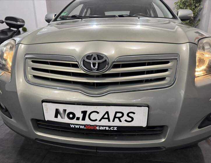 Toyota Avensis Liftback 1,8 l 95 kw
