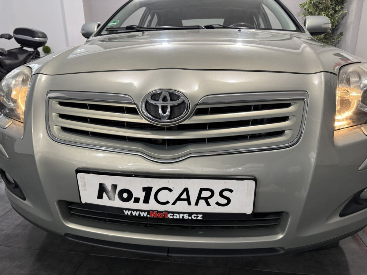 Toyota Avensis Liftback 1,8 l 95 kw