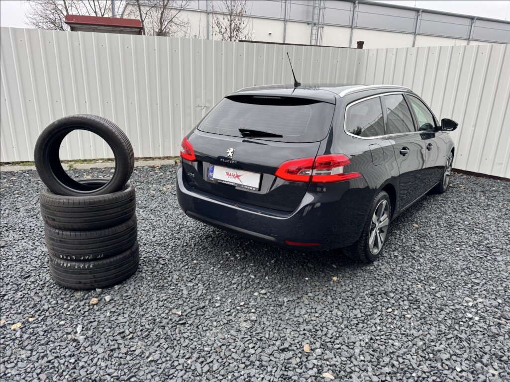 Peugeot 308 Kombi 1,5 l 96 kw
