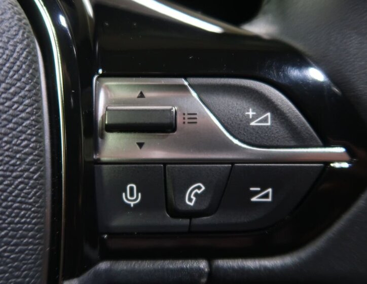 Peugeot 308 Hatchback 1,2 l 96 kw