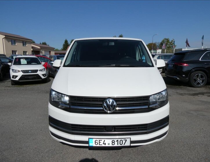 Volkswagen Multivan 2
