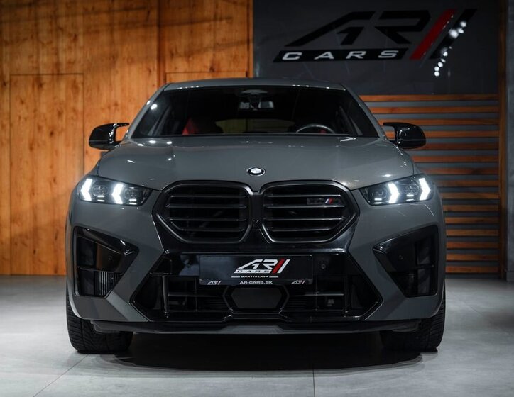 BMW X6 SUV 4,4 l 460 kw