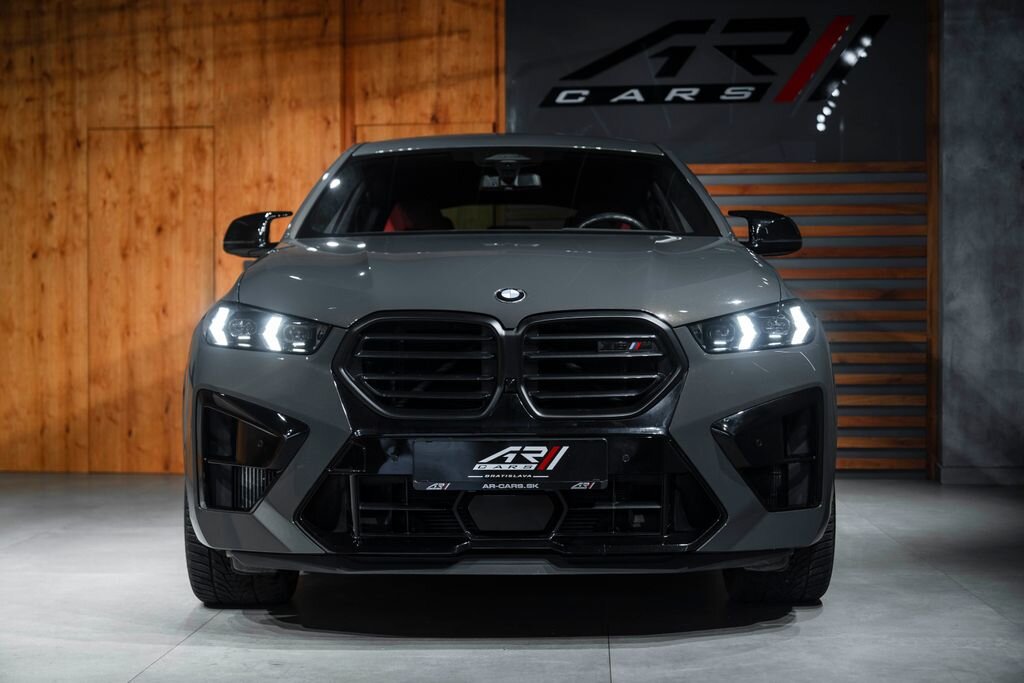 BMW X6 SUV 4,4 l 460 kw