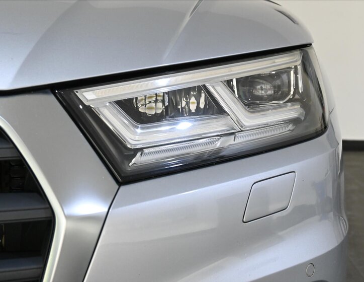 Audi Q5 SUV / Terénní 2,0 l 140 kw