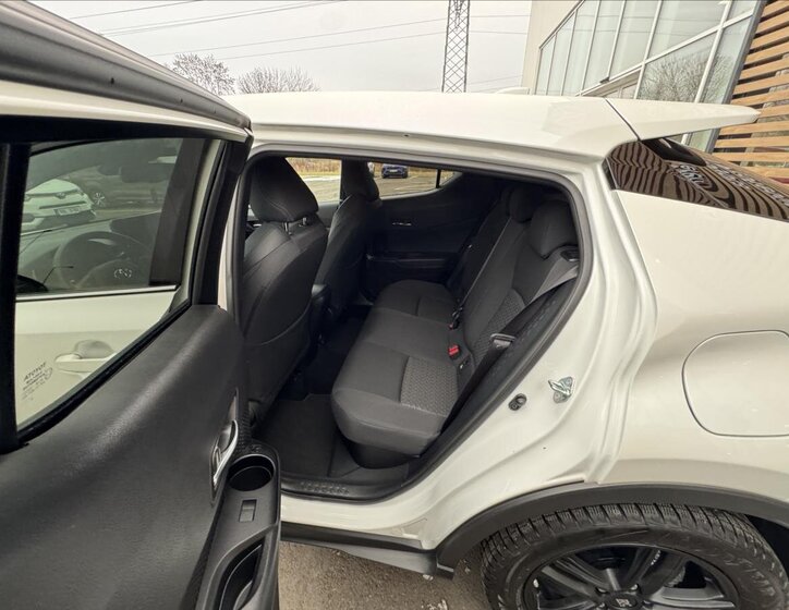 Toyota C-HR Hatchback 1,8 l 72 kw