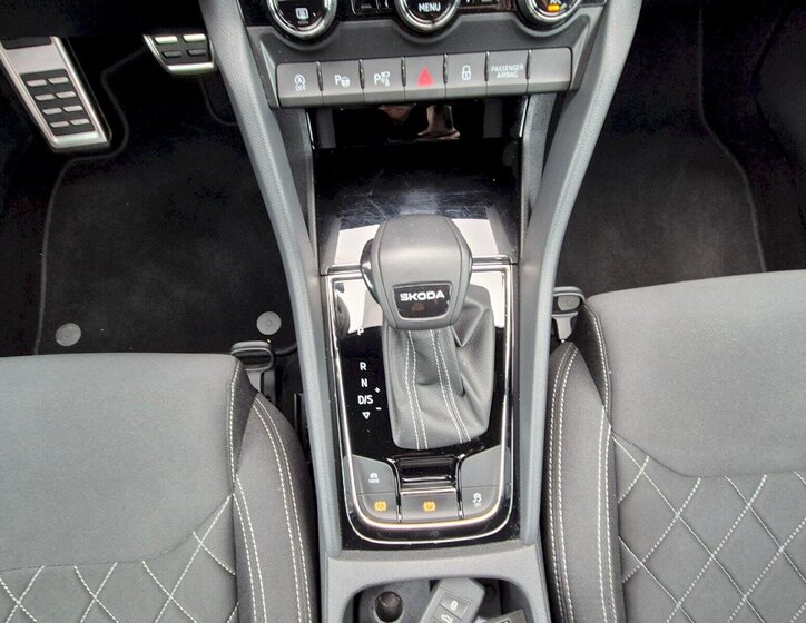 Škoda Karoq SUV / Terénní 1,5 l 110 kw