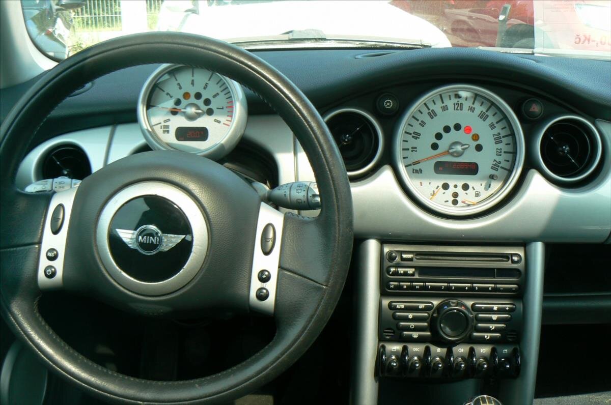 Mini Cooper Hatchback 1,6 l 85 kw