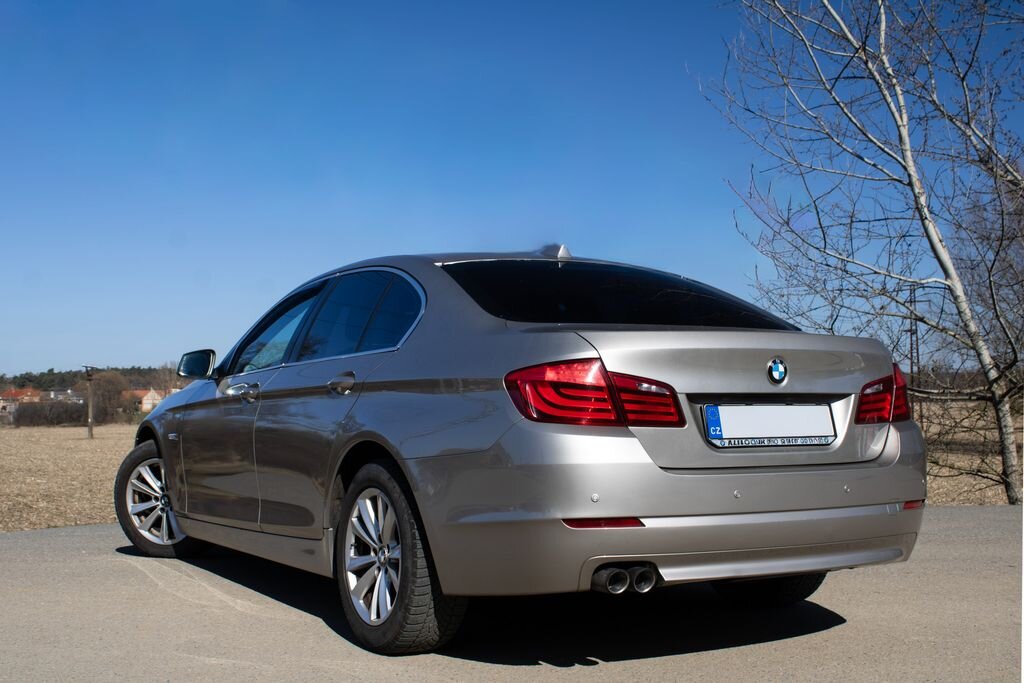 BMW Řada 5 Sedan / Limuzína 2,0 l 120 kw