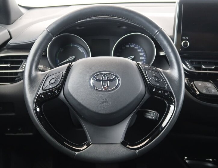 Toyota C-HR SUV 1,8 l 72 kw