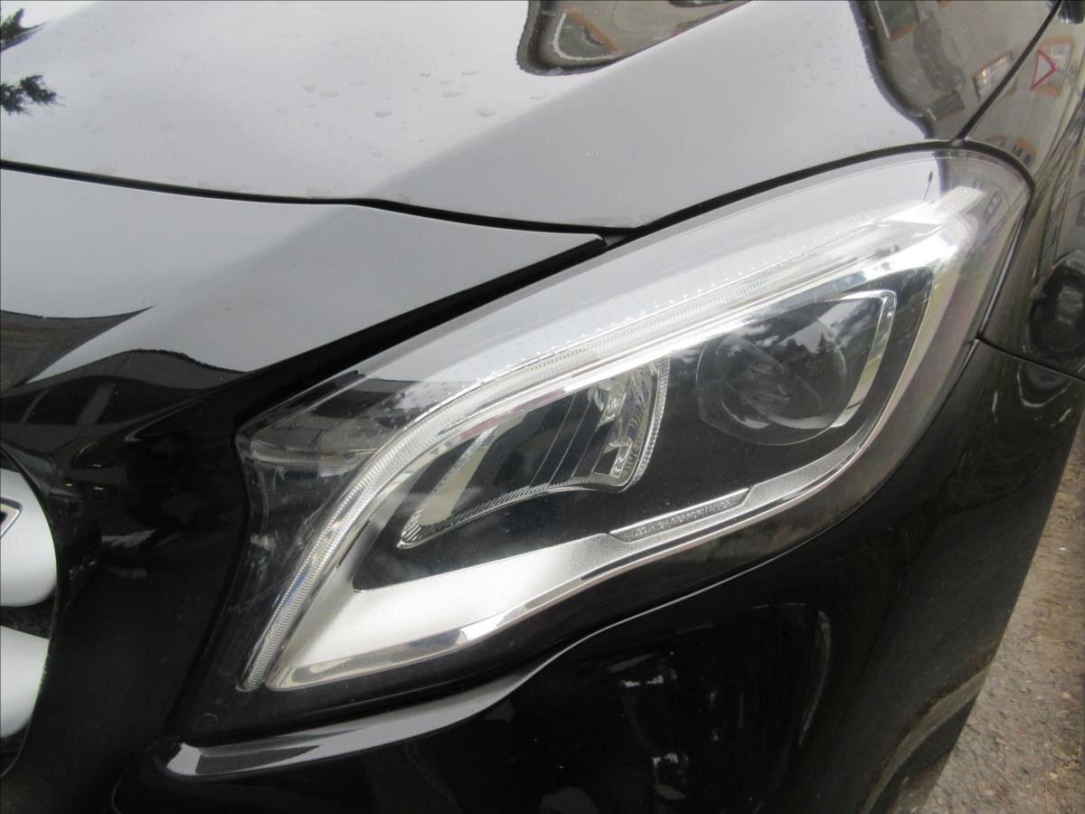 Mercedes-Benz GLA SUV / Terénní 1,6 l 115 kw